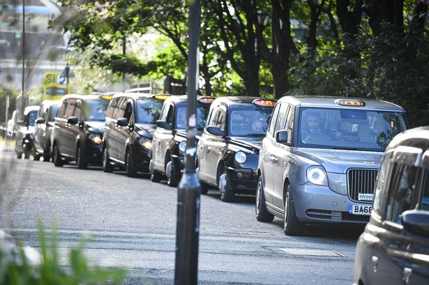 Booking Tips for Leeds Airport Taxis on Valentine's Day