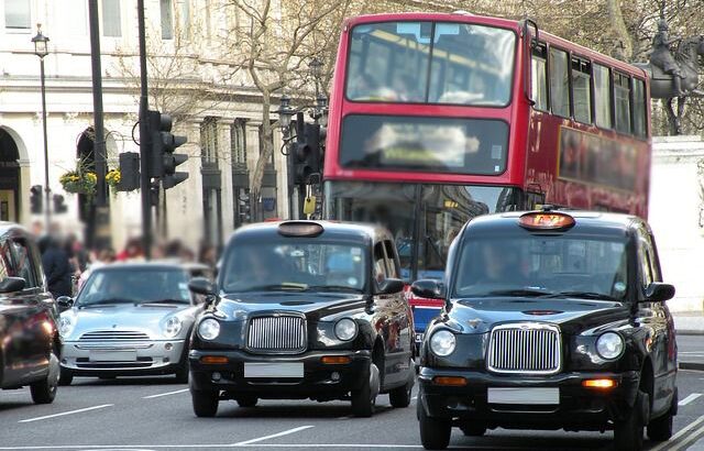 How to Handle Last-Minute Leeds Airport Taxi Bookings During Festivals