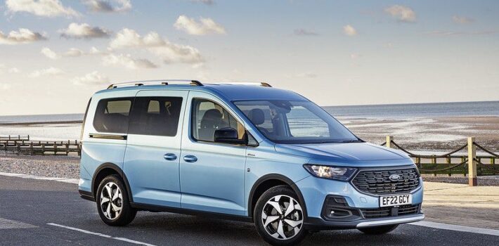 Ford-Grand-Tourneo-Connect-1-1