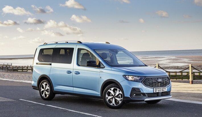 Ford-Grand-Tourneo-Connect-1-1