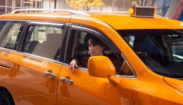 Spring Travel Essentials for Your Leeds Airport Taxi Ride