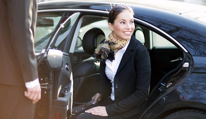 Are Electric Taxis Available for Leeds Airport Transfers